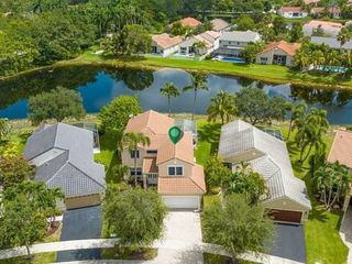 Foreclosed Home - 177 E BAYRIDGE DR, 33326