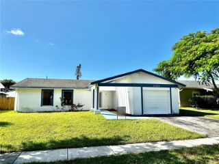 Foreclosed Home - 16708 SW 5TH WAY, 33326