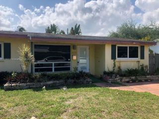 Foreclosed Home - 3321 NE 6TH AVE, 33334