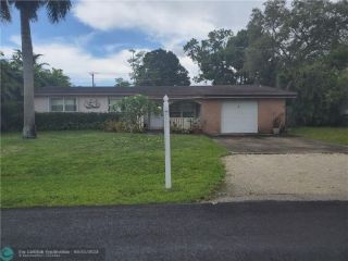 Foreclosed Home - 1540 NE 27TH ST, 33334