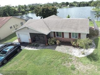 Foreclosed Home - 8000 NW 46TH CT, 33351