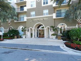 Foreclosed Home - 616 Clearwater Park Rd Apt 205, 33401