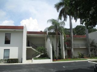 Foreclosed Home - 1739 Embassy Dr Apt 202, 33401