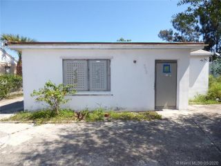 Foreclosed Home - 578 W 3rd St, 33404