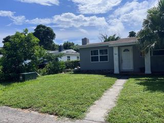 Foreclosed Home - 964 HANSEN ST, 33405