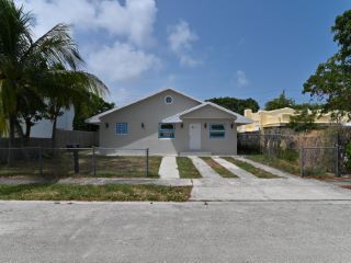 Foreclosed Home - 423 WILDER ST, 33405