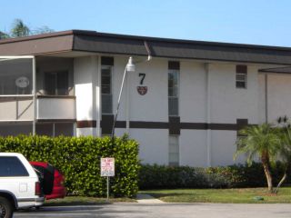 Foreclosed Home - 7 GREENWAY VLG N UNIT 101, 33411