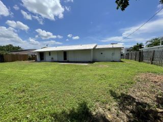 Foreclosed Home - 1122 WOODBINE RD, 33417