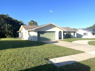 Foreclosed Home - 906 NW 13TH AVE, 33426