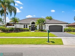 Foreclosed Home - 11109 BOCA WOODS LN, 33428