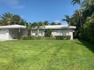 Foreclosed Home - 701 NE HARBOUR DR, 33431