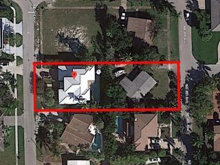 Foreclosed Home - 1070 NE 3RD AVE, 33432
