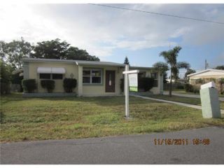 Foreclosed Home - 2633 NE 4TH CT, 33435