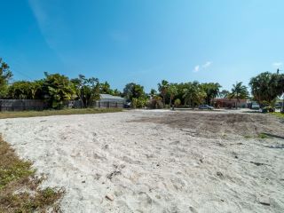 Foreclosed Home - 121 W OCEAN AVE, 33435