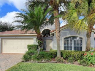 Foreclosed Home - 5815 ROYAL CLUB DR, 33437