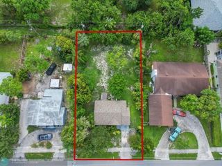 Foreclosed Home - 229 SW 4TH AVE, 33444