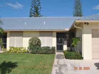 Foreclosed Home - 7635 SE SUGAR SAND CIR, 33455