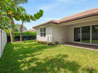 Foreclosed Home - 7018 LIMESTONE CAY RD, 33458