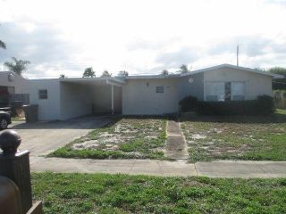 Foreclosed Home - 309 Henthorne Dr, 33461