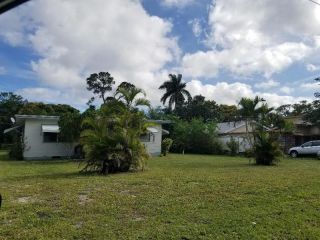 Foreclosed Home - 3082 Gulfstream Rd, 33461