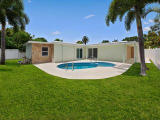 Foreclosed Home - 426 VIRGINIA DR, 33461