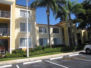 Foreclosed Home - 157 YACHT CLUB WAY, 33462