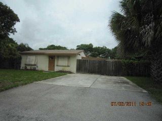 Foreclosed Home - 3033 WINDWARD LN, 33462