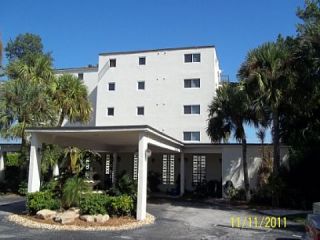 Foreclosed Home - 1206 S LAKE DR APT 203, 33462