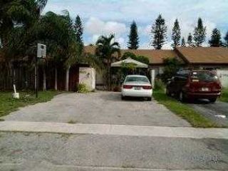 Foreclosed Home - 5527 BISCAYNE DR, 33463