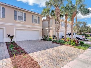 Foreclosed Home - 4508 COHUNE PALM CT, 33463