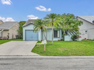 Foreclosed Home - 6056 STRAWBERRY FIELDS WAY, 33463