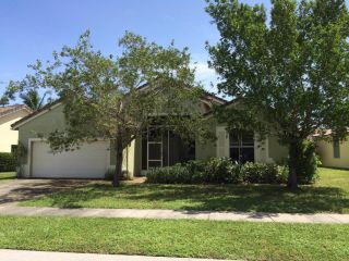 Foreclosed Home - 9185 Cove Point Cir, 33472