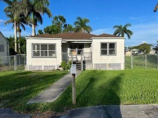 Foreclosed Home - 256 BANYAN AVE, 33476