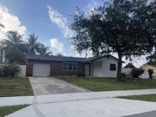 Foreclosed Home - 731 SE 4TH AVE, 33483
