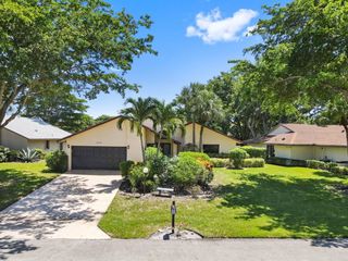 Foreclosed Home - 16576 BOCA DELRAY DR, 33484