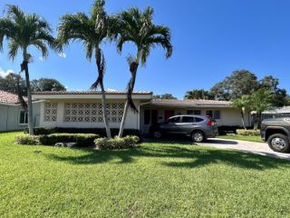 Foreclosed Home - 821 SW 3RD ST, 33486