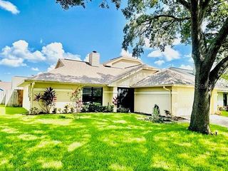 Foreclosed Home - 1907 STANFIELD DR, 33511