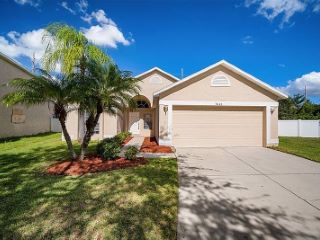 Foreclosed Home - 8406 CARRIAGE POINTE DR, 33534