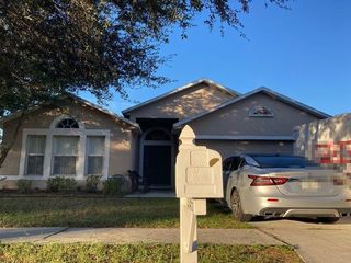 Foreclosed Home - 12745 KINGS LAKE DR, 33534