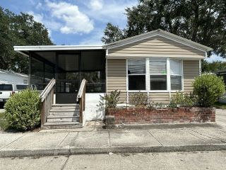 Foreclosed Home - 8750 SYMMES RD LOT 137, 33534