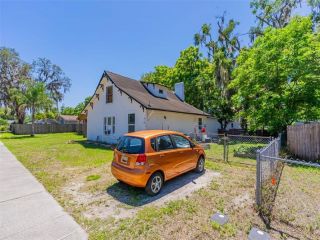 Foreclosed Home - 5611 12TH ST, 33542