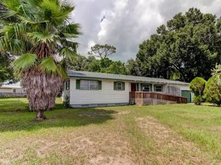 Foreclosed Home - 5233 HILL DR, 33542