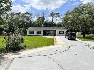 Foreclosed Home - 6062 COUNTRY CLUB RD, 33544