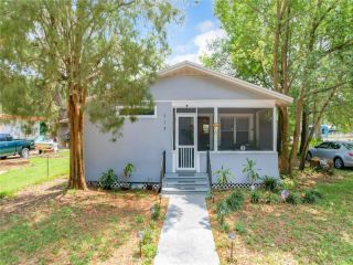Foreclosed Home - 117 W STRICKLAND ST, 33563