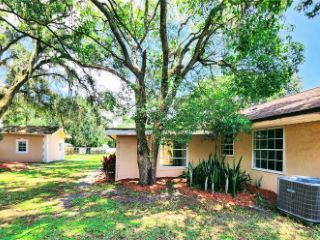 Foreclosed Home - 2911 S PINEWAY DR, 33566