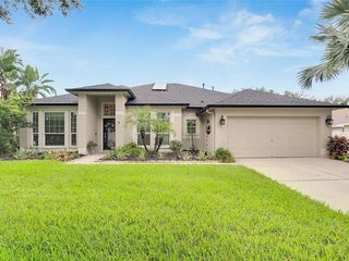 Foreclosed Home - 12404 WINDMILL COVE DR, 33569