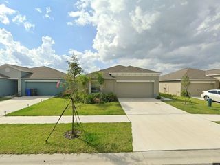 Foreclosed Home - 1613 BROAD WINGED HAWK DR, 33570