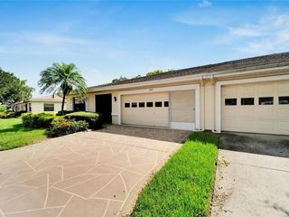Foreclosed Home - 2514 LANCASTER DR, 33573