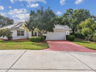 Foreclosed Home - 938 KINGS BLVD, 33573
