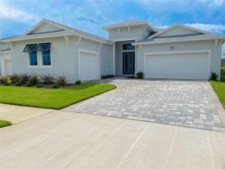 Foreclosed Home - 10467 TORCHWOOD SEA WAY, 33576
